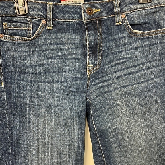 Tommy Hilfiger Bermuda jean shorts,  distressed lines across the front, Sz 0 - Picture 3 of 10